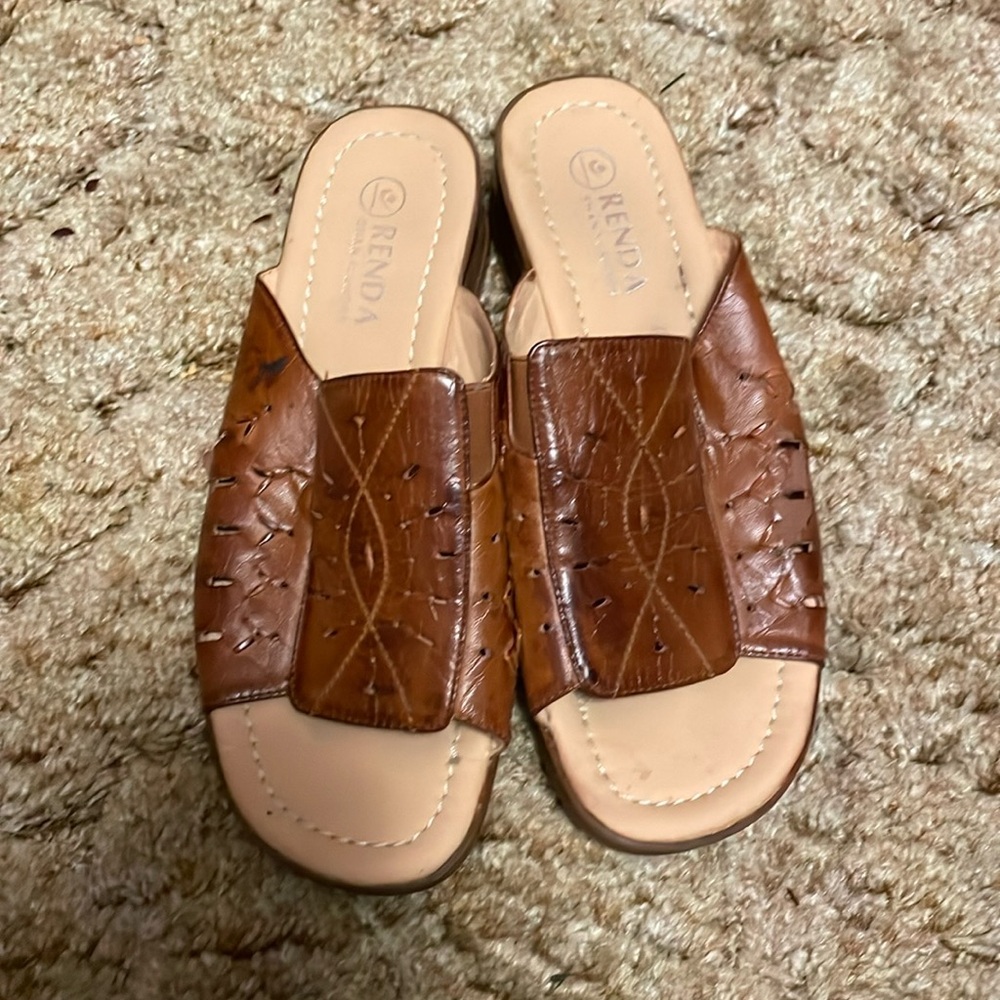 4/$20 | Renda Slip On Shoes AS IS